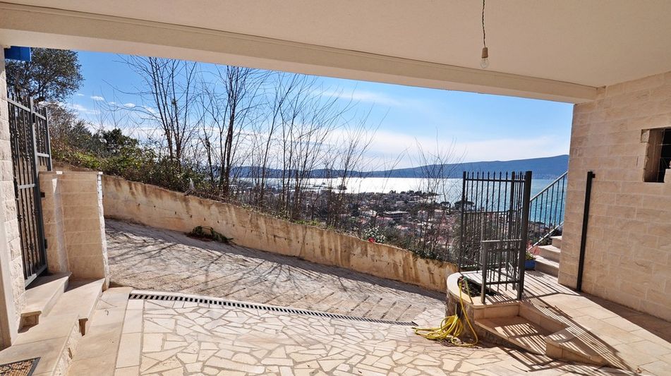 Дом площадью 308 кв.м. с видом на море, лот 681