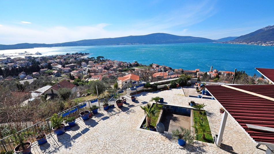 Дом площадью 308 кв.м. с видом на море, лот 681