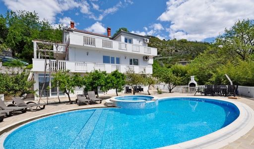 Дом площадью 350 кв.м. с видом на море, лот 685