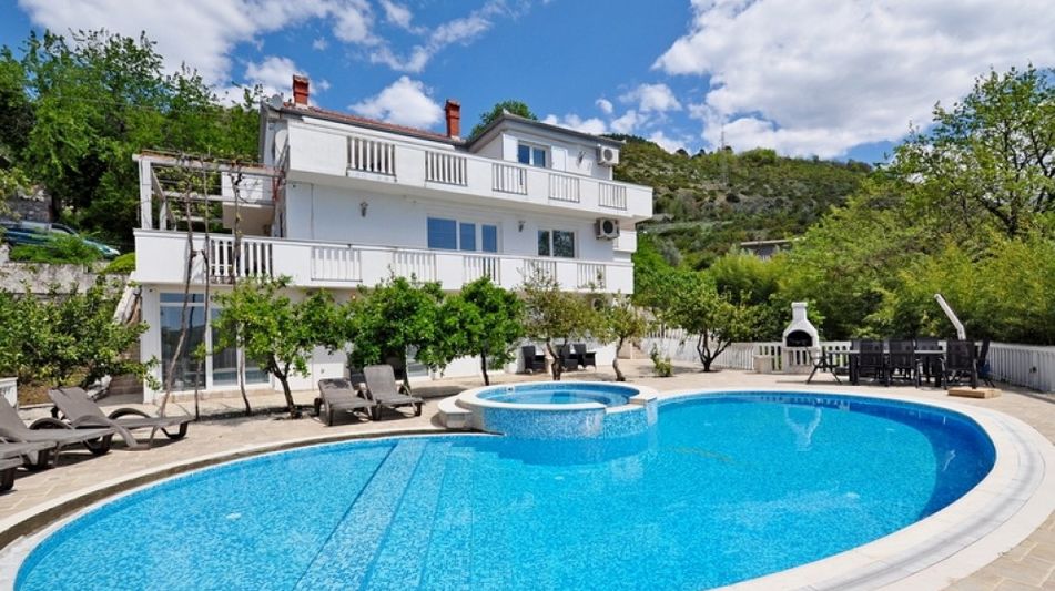 Дом площадью 350 кв.м. с видом на море, лот 685