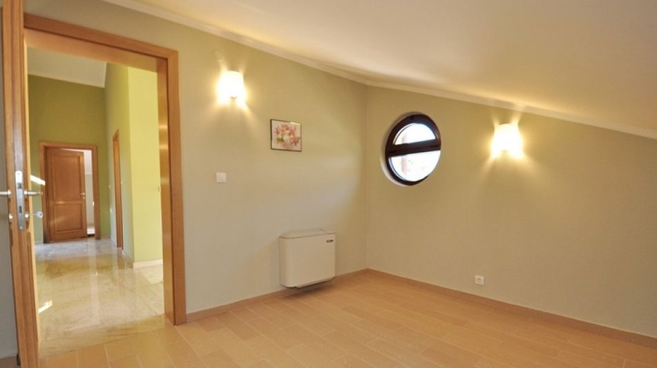 Дом площадью 403 кв.м. с видом на море, лот 686