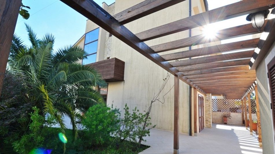 Дом площадью 403 кв.м. с видом на море, лот 686