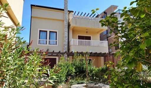 Дом площадью 403 кв.м. с видом на море, лот 686