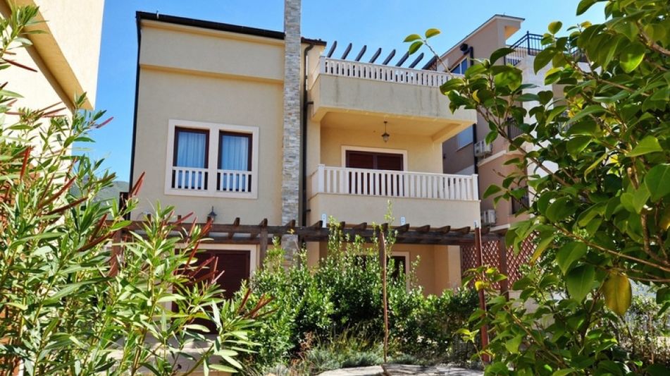 Дом площадью 403 кв.м. с видом на море, лот 686