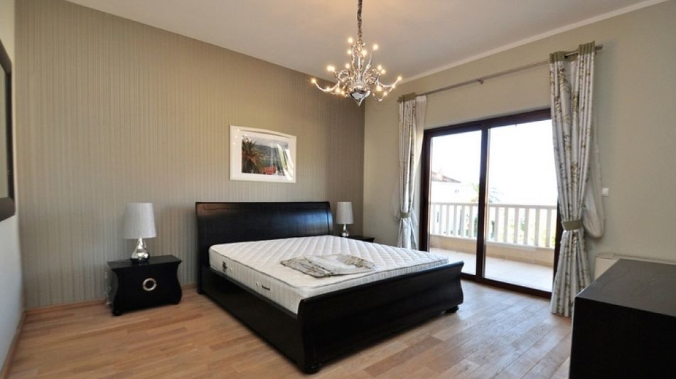 Дом площадью 403 кв.м. с видом на море, лот 686