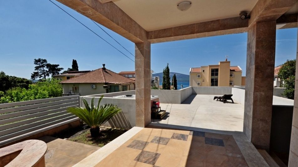 Дом площадью 400 кв.м. с видом на море, лот 687