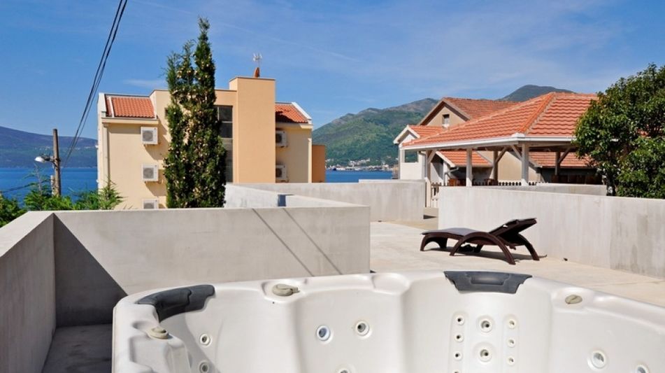 Дом площадью 400 кв.м. с видом на море, лот 687