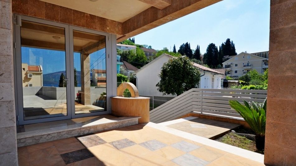 Дом площадью 400 кв.м. с видом на море, лот 687