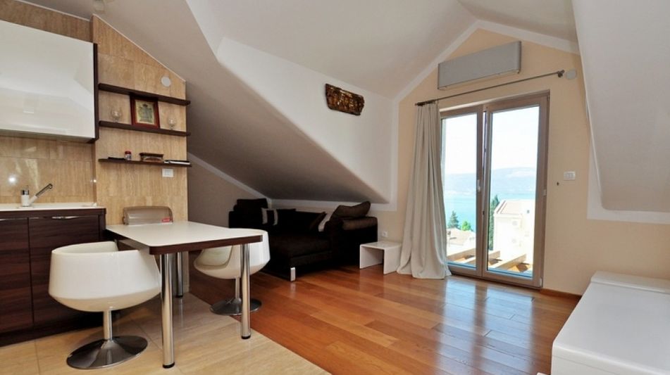 Дом площадью 400 кв.м. с видом на море, лот 687