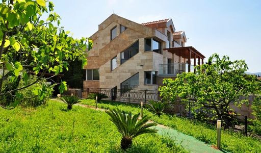 Дом площадью 400 кв.м. с видом на море, лот 687