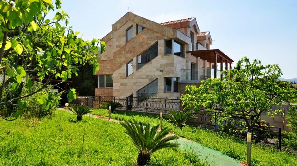 Дом площадью 400 кв.м. с видом на море, лот 687