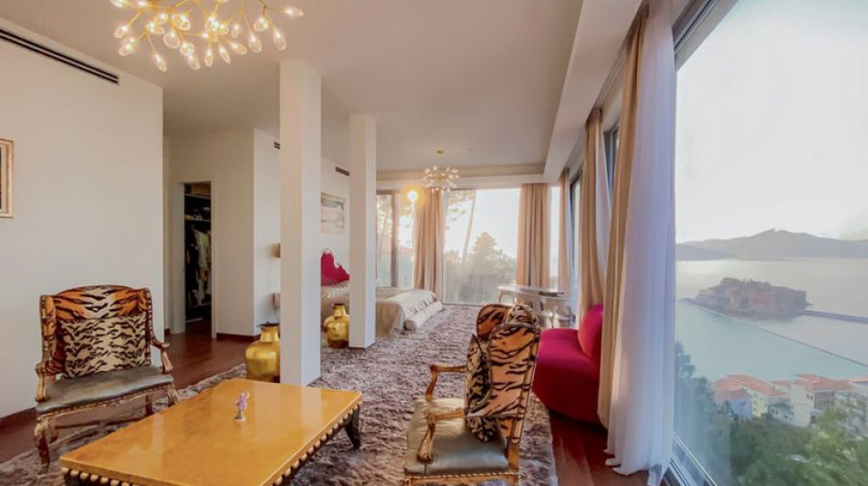 Дом площадью 862 кв.м. с видом на море, лот 74