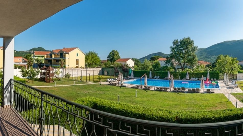 Таунхаус площадью 176 кв.м. с бассейном, лот 875