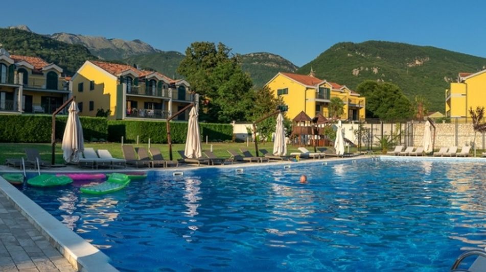 Таунхаус площадью 176 кв.м. с бассейном, лот 875