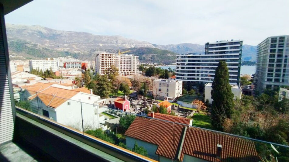 Квартира площадью 53 кв.м. с видом на море, лот 889