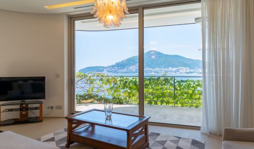 Квартира площадью 125 кв.м. с видом на море, лот 898