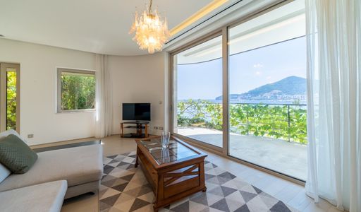 Квартира площадью 125 кв.м. с видом на море, лот 898