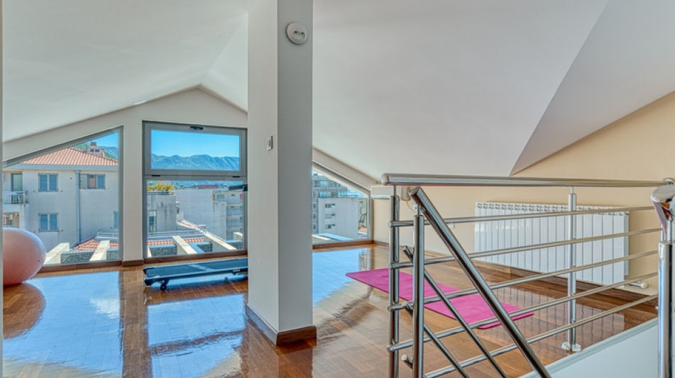 Квартира площадью 208 кв.м. с видом на море, лот 911