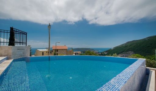 Дом площадью 470 кв.м. с видом на море, лот 921