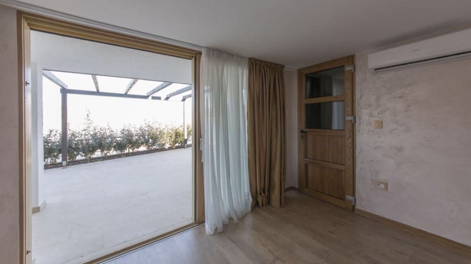 Дом площадью 300 кв.м. с видом на море, лот 974